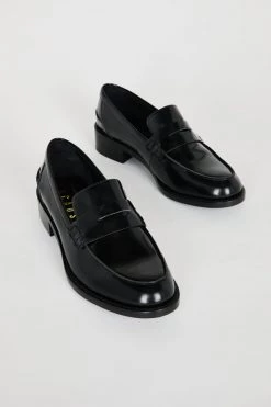 INTENTIONALLY BLANK ACCESSORIES Neighbor Loafers