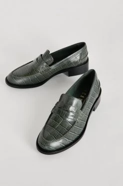 INTENTIONALLY BLANK Neighbor Loafers