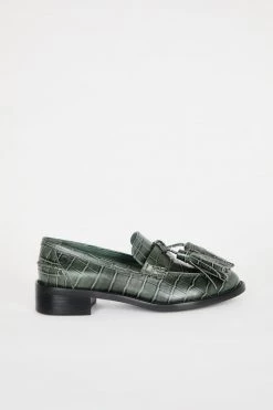 INTENTIONALLY BLANK Neighbor Loafers 9 INTENTIONALLY BLANK Neighbor Loafers