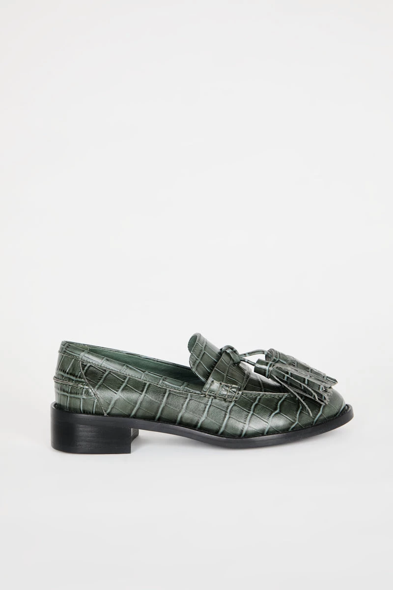 INTENTIONALLY BLANK Neighbor Loafers 3 INTENTIONALLY BLANK Neighbor Loafers