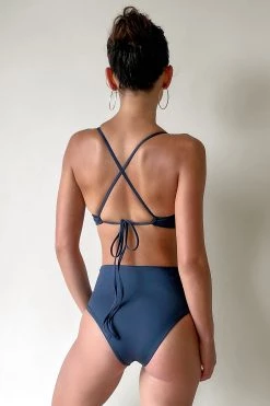 LACAUSA CLOTHING Sporty Tie Top